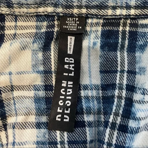 Design Lab Cropped Button Down Top - Picture 5 of 5